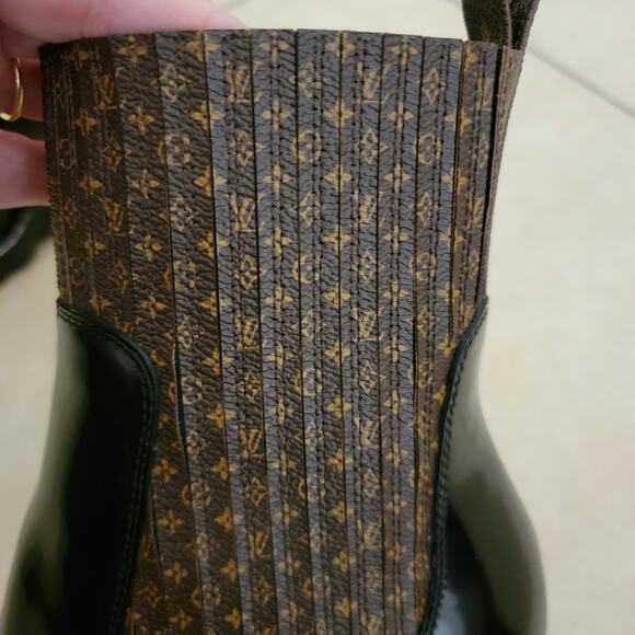 Louis Vuitton Glossy Black and Textured Brown Booties - Picture 11 of 15